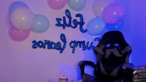 alexxus_smith online show from June 17, 6:31 pm