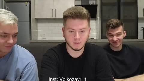 Snapshot of alexxx_d chatting on October 18, 7:52 pm AlexDimaIgor online show from October 18, 7:52 pm