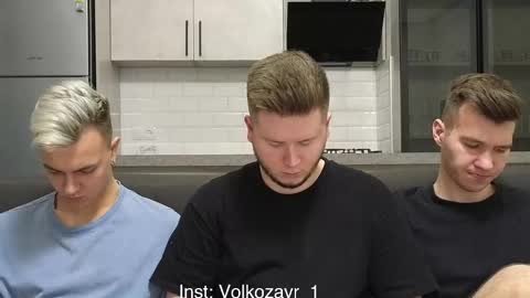 Snapshot of alexxx_d chatting on October 17, 7:40 pm AlexDimaIgor online show from October 17, 7:40 pm