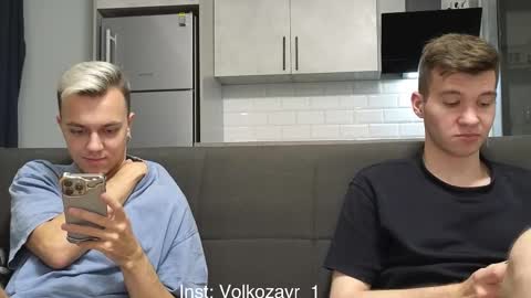 Snapshot of alexxx_d chatting on October 28, 8:11 pm AlexDimaIgor online show from October 28, 8:11 pm