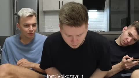 Snapshot of alexxx_d chatting on October 19, 8:23 pm AlexDimaIgor online show from October 19, 8:23 pm