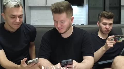 Snapshot of alexxx_d chatting on October 22, 8:45 pm AlexDimaIgor online show from October 22, 8:45 pm