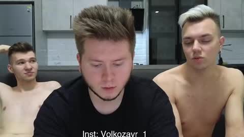 Snapshot of alexxx_d chatting on October 13, 10:16 pm AlexDimaIgor online show from October 13, 10:16 pm