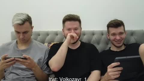 Snapshot of alexxx_d chatting on October 26, 2:08 pm AlexDimaIgor online show from October 26, 2:08 pm