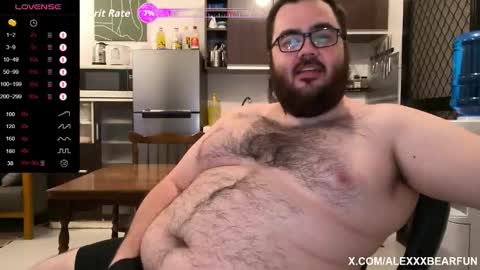 Snapshot of alexxxbear chatting on October 17, 11:14 am alexxxbear online show from October 17, 11:14 am