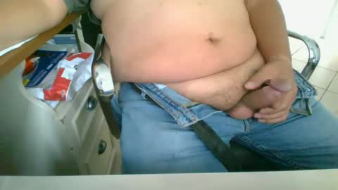 Snapshot of alfonsogomez110 chatting on September 25, 2:27 pm Alfonso Gomez online show from September 25, 2:27 pm