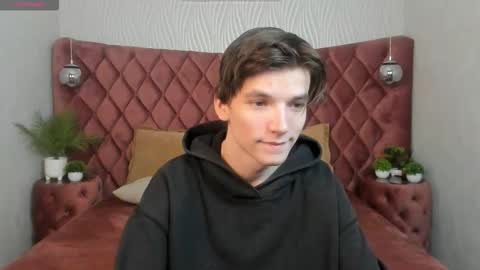 Snapshot of alfred_joness chatting on October 17, 12:53 pm Alfred online show from October 17, 12:53 pm