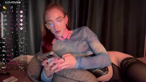 Snapshot of alina_flow chatting on September 21, 12:49 pm Alexa online show from September 21, 12:49 pm