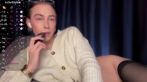 Snapshot of alina_flow chatting on December 16, 8:05 pm Alexa online show from December 16, 8:05 pm