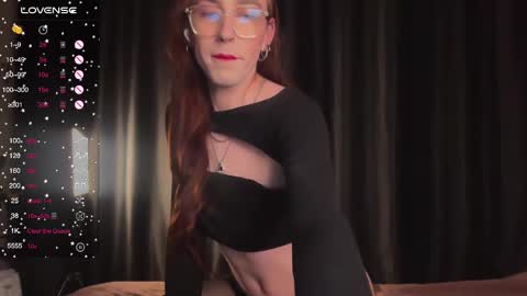 Snapshot of alina_flow chatting on February 21, 10:04 pm Alexa online show from February 21, 10:04 pm