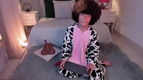  Alexis Etereo  online show from April 25, 8:06 pm