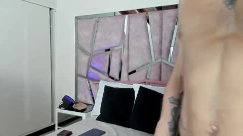 Snapshot of alixmartin1 chatting on October 2, 8:24 pm alix online show from October 2, 8:24 pm