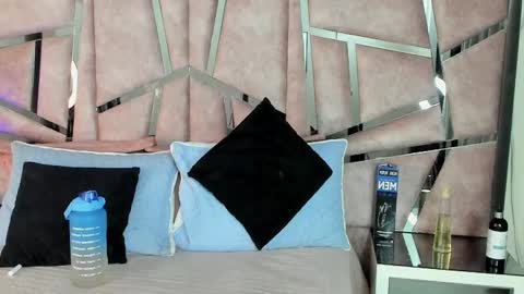 alix online show from October 15, 12:40 am