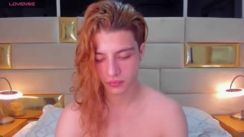 Snapshot of allen_clark chatting on December 17, 3:50 am Allen online show from December 17, 3:50 am