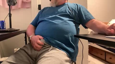 Allergictolove online show from March 7, 8:39 pm