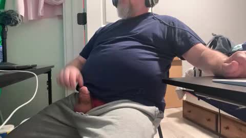 Allergictolove online show from January 13, 7:07 pm