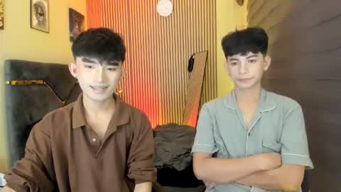Snapshot of alluring_alpha chatting on September 16, 1:23 pm kim and josh online show from September 16, 1:23 pm