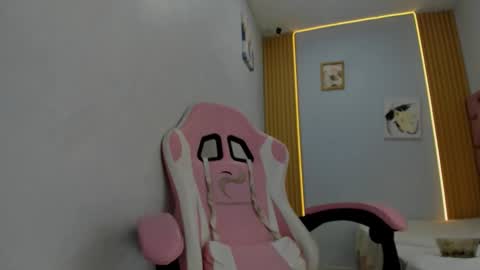 alluringangel01 online show from October 19, 3:00 am