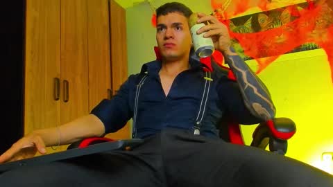 Snapshot of alpha_dominus_ chatting on October 29, 8:50 am alpha_dominus_ online show from October 29, 8:50 am