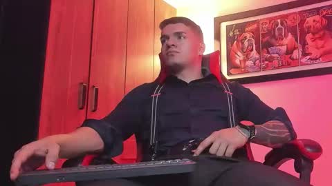 alpha_dominus_ online show from December 17, 4:42 am