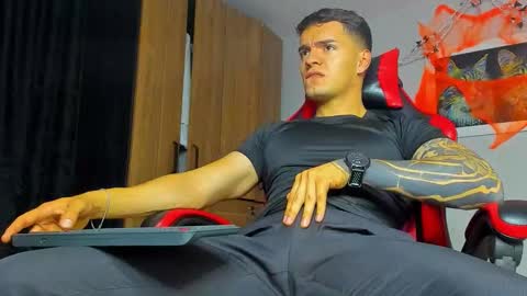 Snapshot of alpha_dominus_ chatting on October 16, 4:09 am alpha_dominus_ online show from October 16, 4:09 am