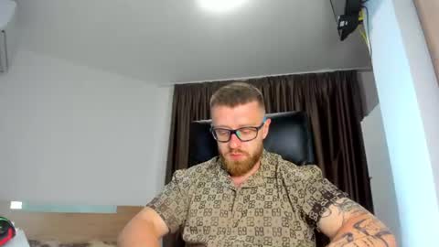Alphaalexxx Lets reach Me 100 thumbs up online show from June 22, 5:28 pm