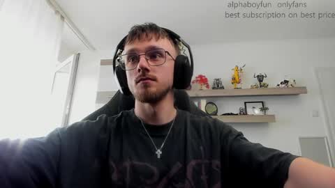 Andi online show from April 8, 3:43 pm