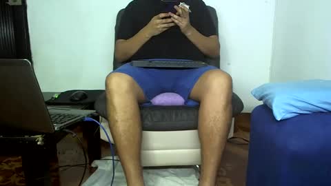 Snapshot of alphacashmaster777 chatting on October 28, 8:39 am cashmaster findom online show from October 28, 8:39 am