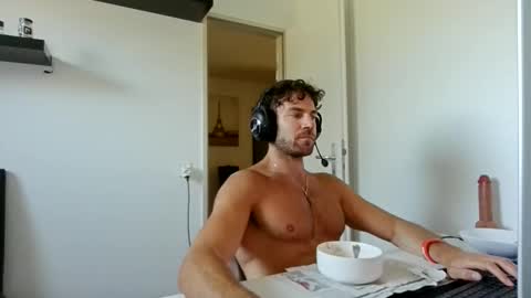 alphah_hunk online show from May 8, 11:00 am