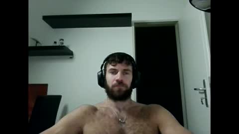 Snapshot of alphah_hunk chatting on November 1, 9:30 pm alphah_hunk online show from November 1, 9:30 pm