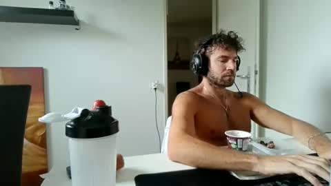 alphah_hunk online show from May 20, 10:00 am