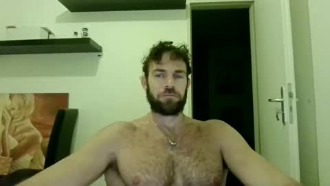 Snapshot of alphah_hunk chatting on October 20, 6:23 pm alphah_hunk online show from October 20, 6:23 pm