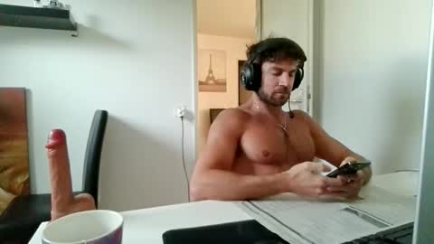 alphah_hunk online show from May 16, 5:44 pm