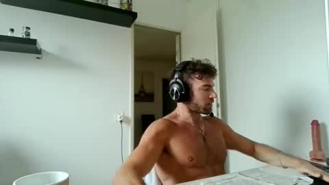 alphah_hunk online show from May 10, 10:38 am