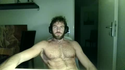 Snapshot of alphah_hunk chatting on October 23, 6:44 pm alphah_hunk online show from October 23, 6:44 pm