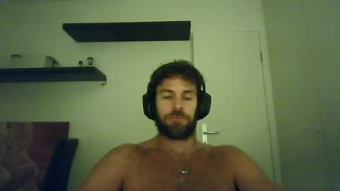 Snapshot of alphah_hunk chatting on October 21, 6:33 pm alphah_hunk online show from October 21, 6:33 pm