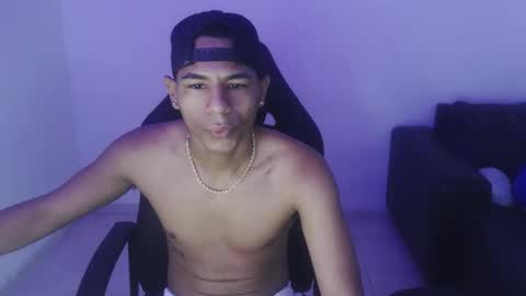 alphas_latins online show from March 8, 10:03 pm