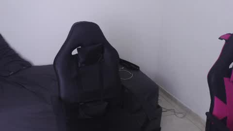 alphas_latins online show from May 8, 3:40 am