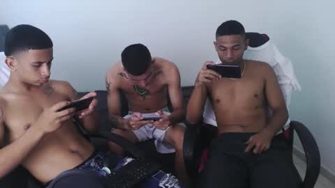 alphas_latins online show from May 19, 6:47 pm