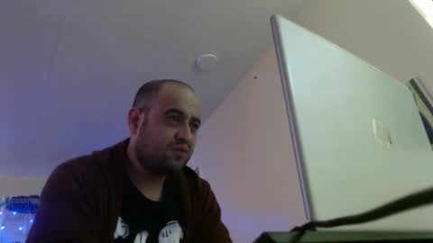 Snapshot of alphaswitchard chatting on December 19, 9:17 pm ur god online show from December 19, 9:17 pm