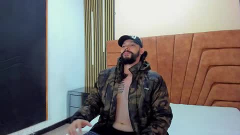 Snapshot of alukar_1 chatting on September 18, 12:40 pm ALUKAR online show from September 18, 12:40 pm