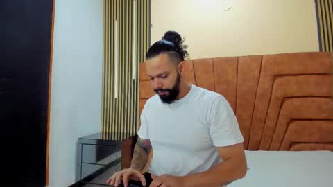Snapshot of alukar_1 chatting on September 15, 12:28 pm ALUKAR online show from September 15, 12:28 pm