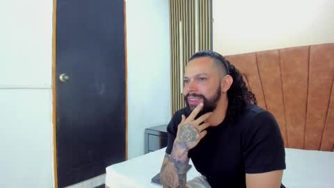 Snapshot of alukar_1 chatting on September 12, 1:44 pm ALUKAR online show from September 12, 1:44 pm