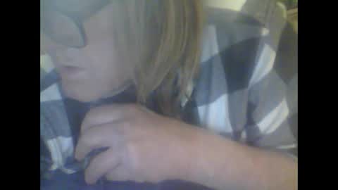 Snapshot of alwayshard4u1 chatting on January 5, 10:53 am alwayshard4u1 online show from January 5, 10:53 am