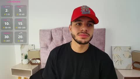 Snapshot of amadeo_wild chatting on October 21, 3:59 pm Amadeo Wild online show from October 21, 3:59 pm
