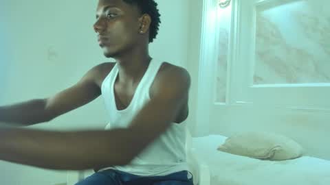 Snapshot of amare_25 chatting on October 9, 7:52 pm Amare online show from October 9, 7:52 pm