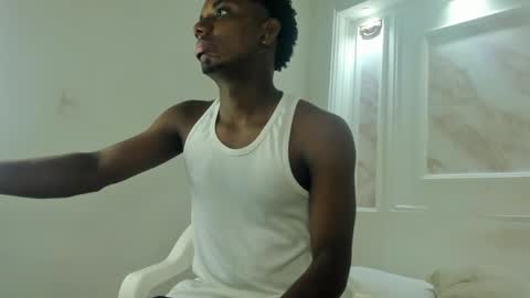 Snapshot of amare_25 chatting on October 6, 8:24 pm Amare online show from October 6, 8:24 pm