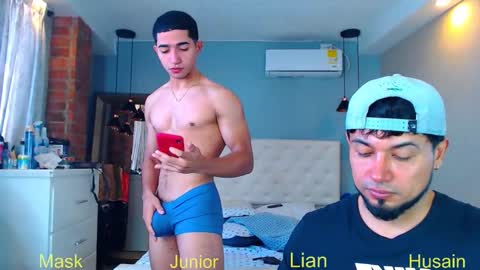 lian dante and mask online show from December 10, 1:22 pm