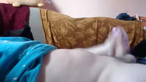 amazingcuteboy845 online show from May 13, 1:41 pm
