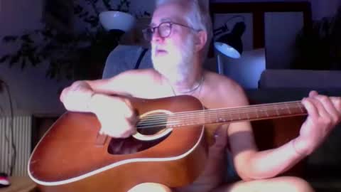 Snapshot of amberr11 chatting on October 5, 9:52 pm Amberr11 online show from October 5, 9:52 pm